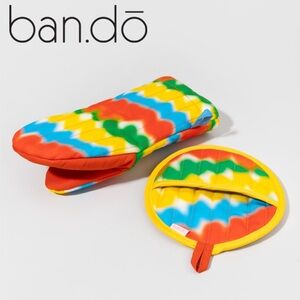 ban.do Oven Mitt & Pot Holder Set in Squiggles